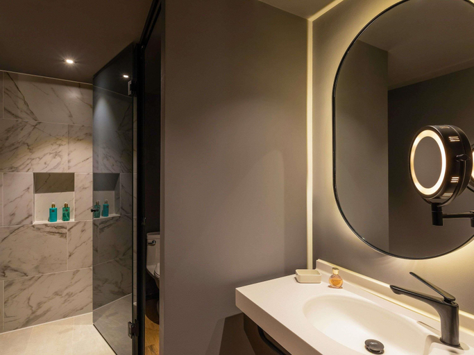 Bathroom 5, Novotel México City Centro Histórico, Mexico City