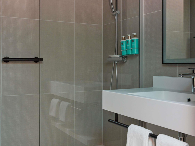 Bathroom 4, Novotel Bern Expo, Bern