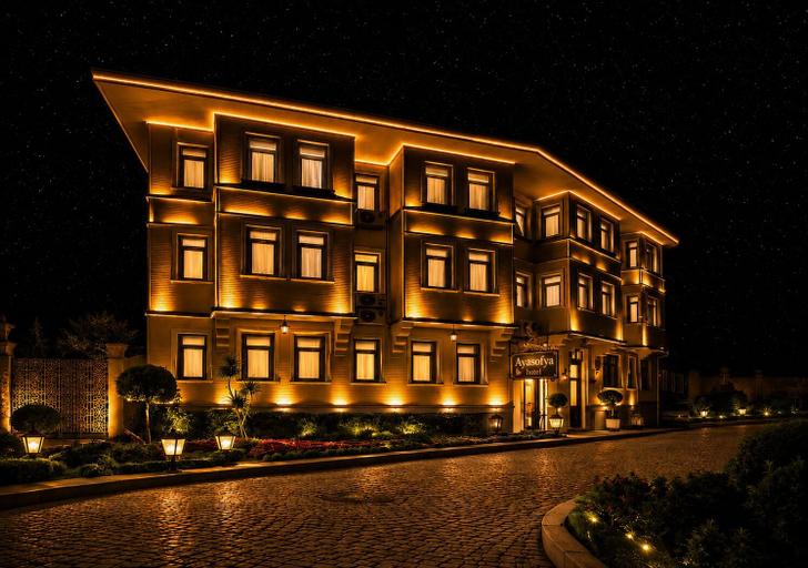 Exterior & Views