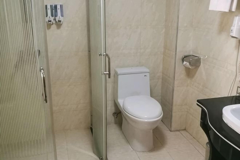 Bathroom 3, Jiaoling Shun'an Hotel, Meizhou