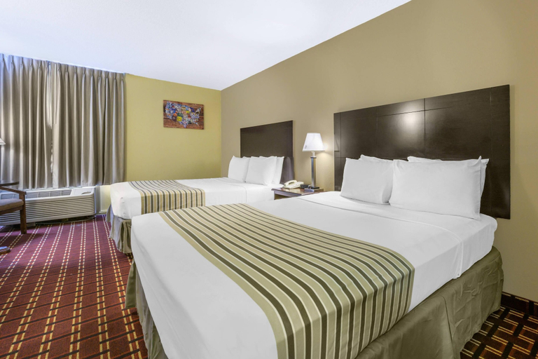 Bedroom 4, Econo Lodge Inn & Suites Triadelphia - Wheeling, Ohio