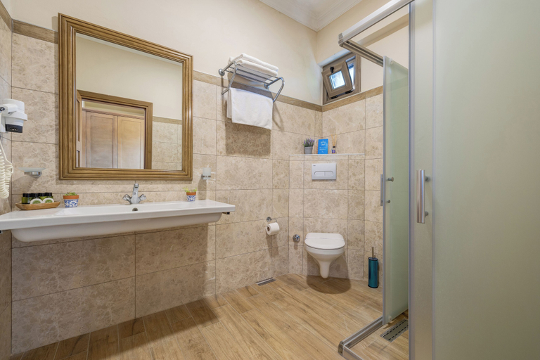 Bathroom 5, Cinarli Kasri Hotel, Gökçeada