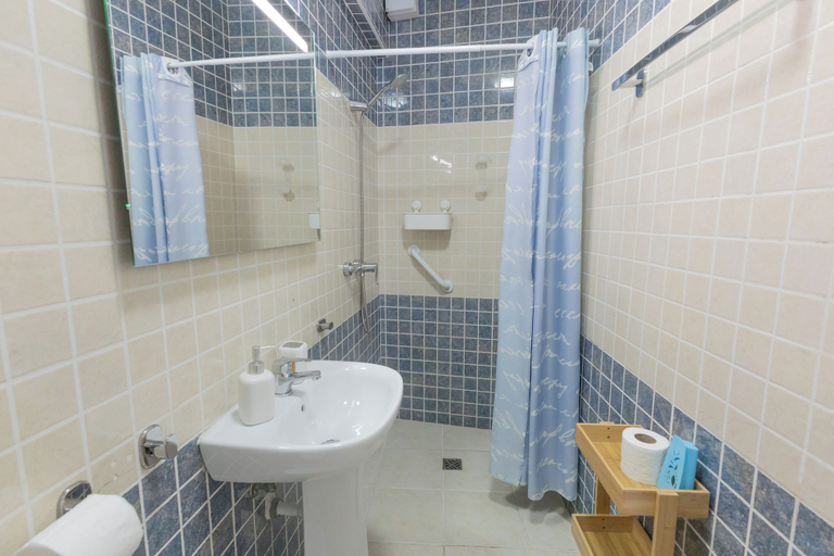 Bathroom 5, Centre Algarve, Olhão