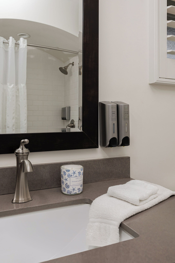 Bathroom 4, La Playa Inn, Santa Barbara