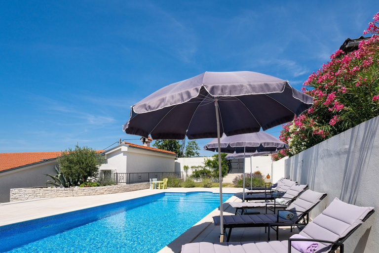 Pool 5, Pool House Edita, Vinodolska