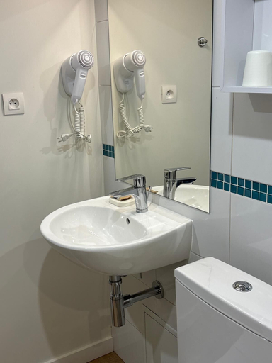 Bathroom 4, Résidence Thibaud, Haute-Garonne