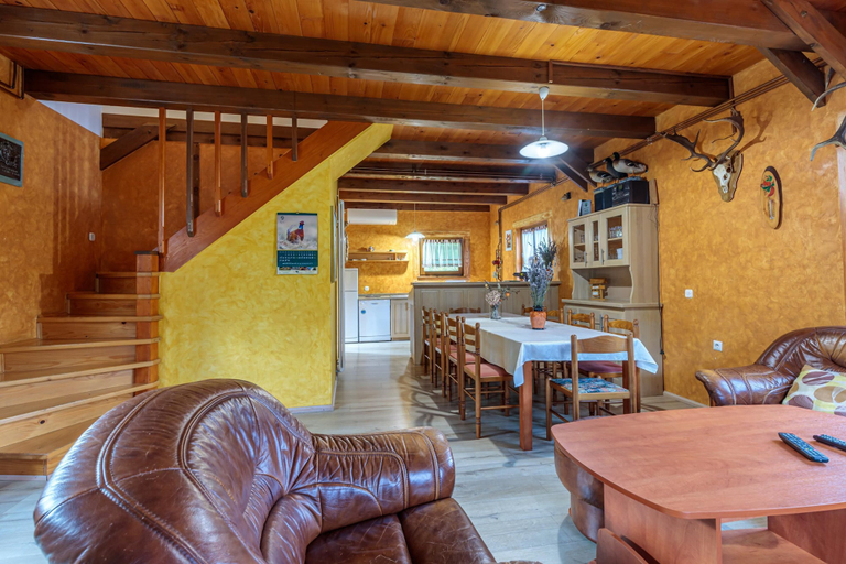 Others 3, Chalet Zavrh with Private Heated Pool, Brod Moravice