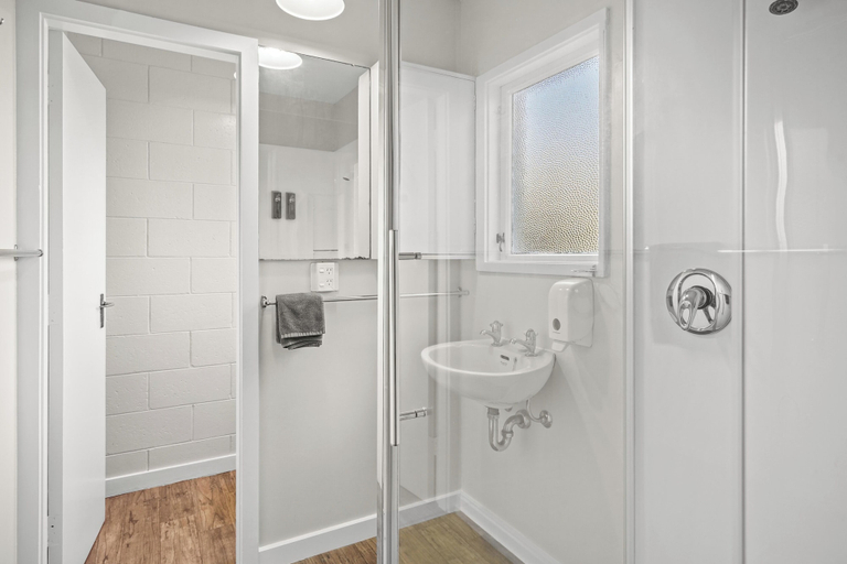 Bathroom 4, Alpine Adventure Holiday Park, Hurunui