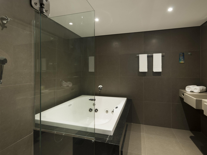 Bathroom 5, Novotel Itajai, Itajaí