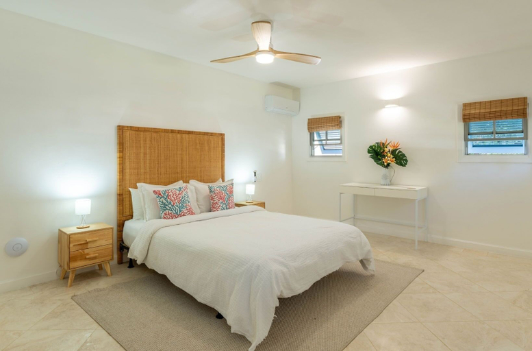 Room 2, Villas On The Beach 305 2 Bedroom Home