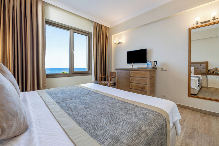 Bedroom 4, Cinarli Kasri Hotel, Gökçeada