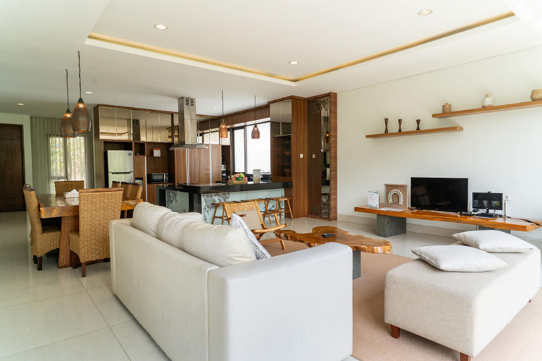 Others 4, Magenta Villa 6 BR With Pool Movieroom Billiard, Bandung
