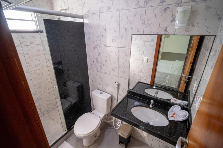 Bathroom 2, Hotel Tres Caravelas, Fortaleza