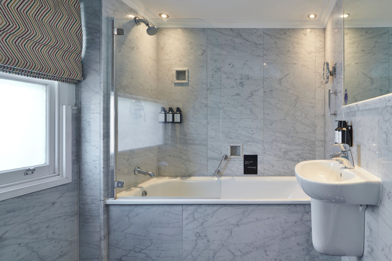 Bathroom 4, Guild Hotel Marble Arch, London