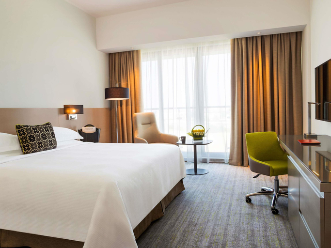 Bedroom 4, Novotel Muscat Airport, Seeb