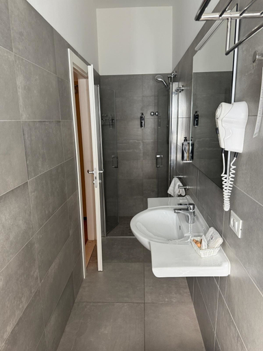 Bathroom 5, Hotel KURSAAL di Bellaria, Rimini