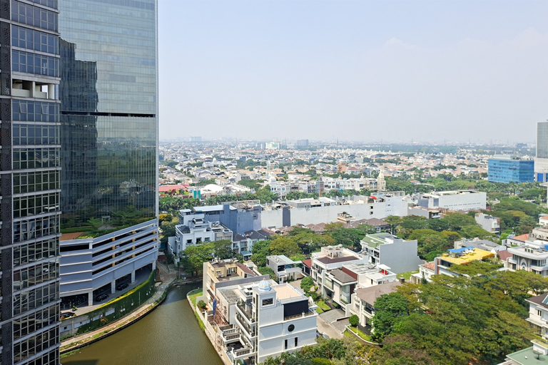 Exterior 5, Homey and Warm Studio Room at Gold Coast Apartment By Travelio, Jakarta Utara