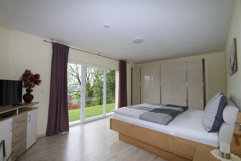 Bedroom 5, Bright Flat Close to the ski Area, Zell am See