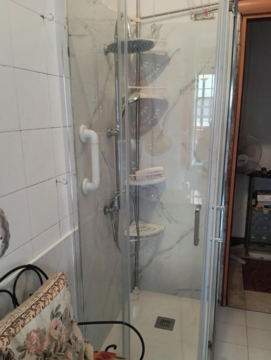 Bathroom, DI TUTTO E DI PIù, Milano