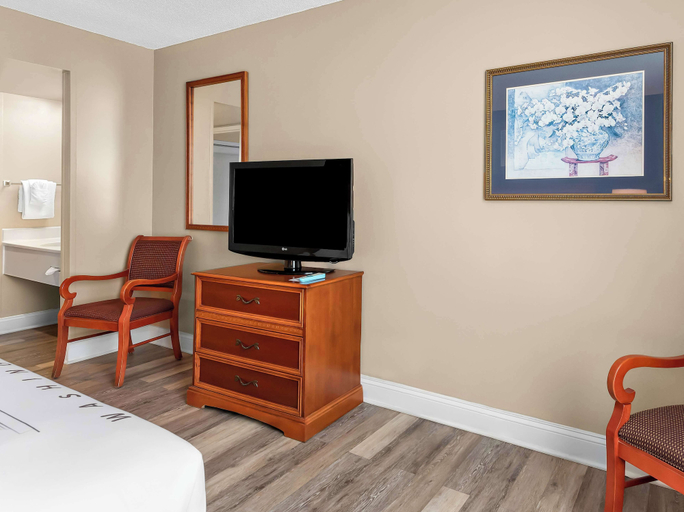 Bedroom 3, Best Western Potomac Mills, Prince William