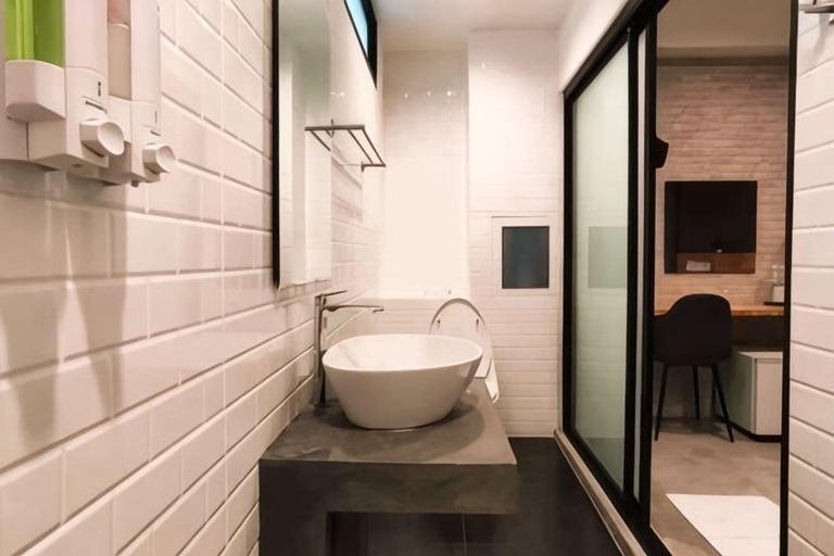 Bathroom 4, Modern Budget Hotel, Hat Yai