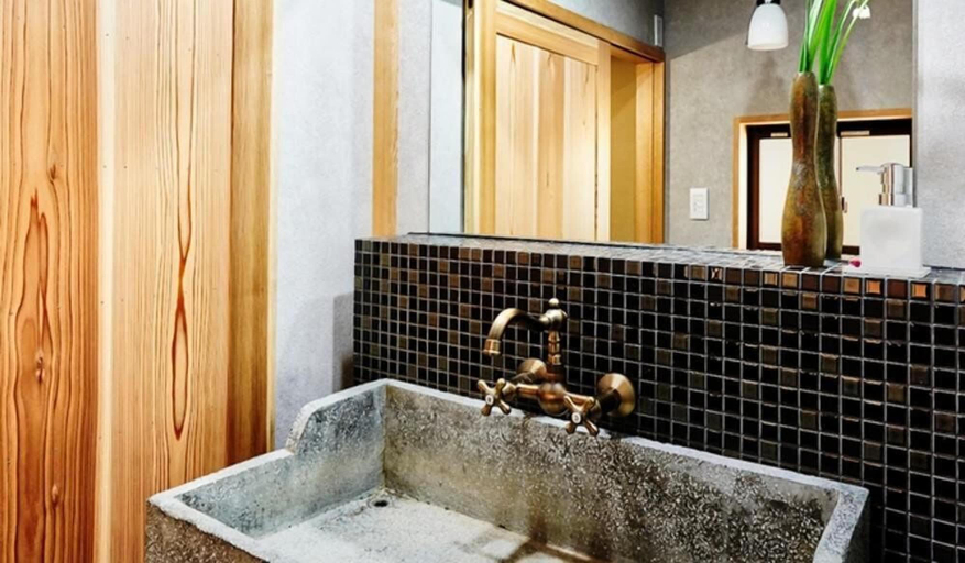 Bathroom 4, Kokonoe Machiya, Kyoto