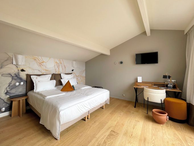 Bedroom 4, Aux Ducs De Sienne, Gironde