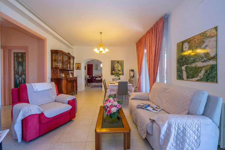 Others 5, Villa Clara few km from the sea, Lucca