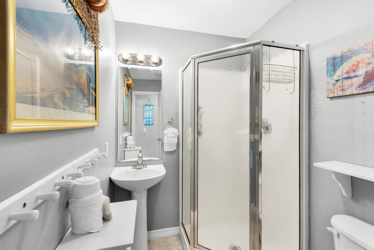Bathroom 4, Gulf Island 313, Escambia