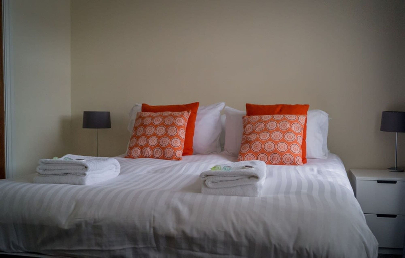 Bedroom 3, The Roman Gathering 5 Bed - Sleeps 12 City Centre, Cheshire West and Chester