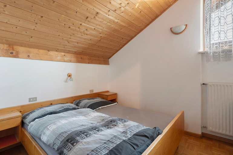 Bedroom 2, Regalterhof Eppan, Bolzano