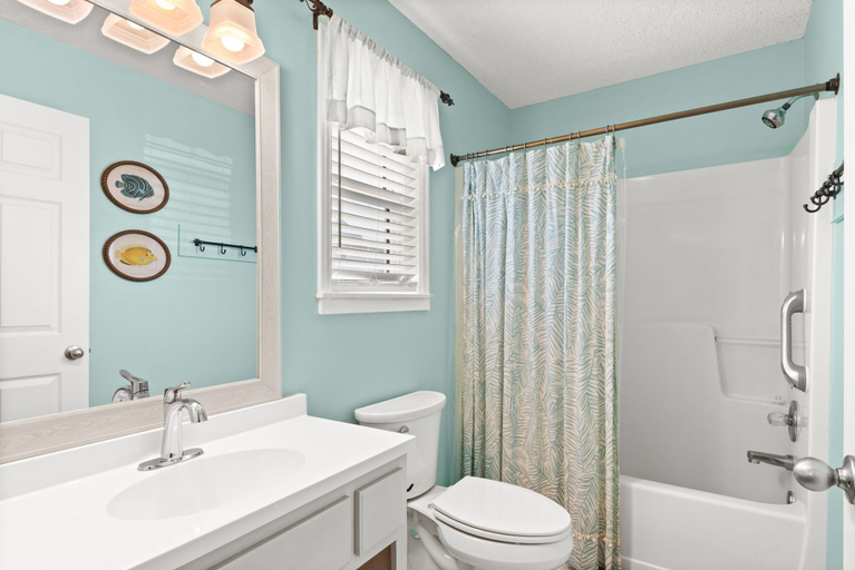 Bathroom 4, Beachside Villas, Walton