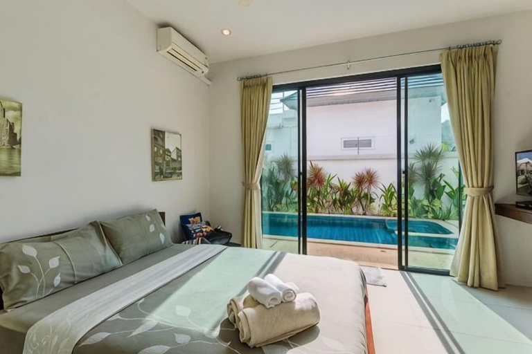 Room 5, Perfect Pool Villa with Jacuzzi Three Bedrooms Villa No.5, Pulau Phuket