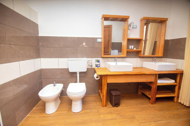 Bathroom 4, Blackstone Beach Resort, Kati
