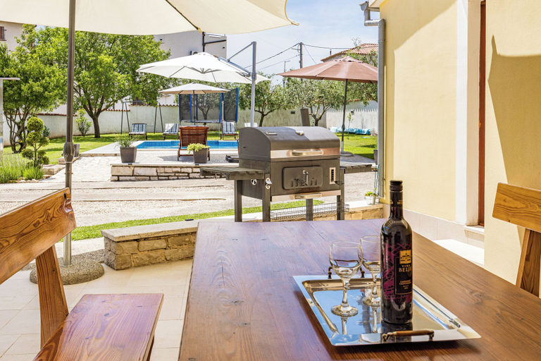 Outdoor dining, Villa Ancora With Private Pool, Marčana