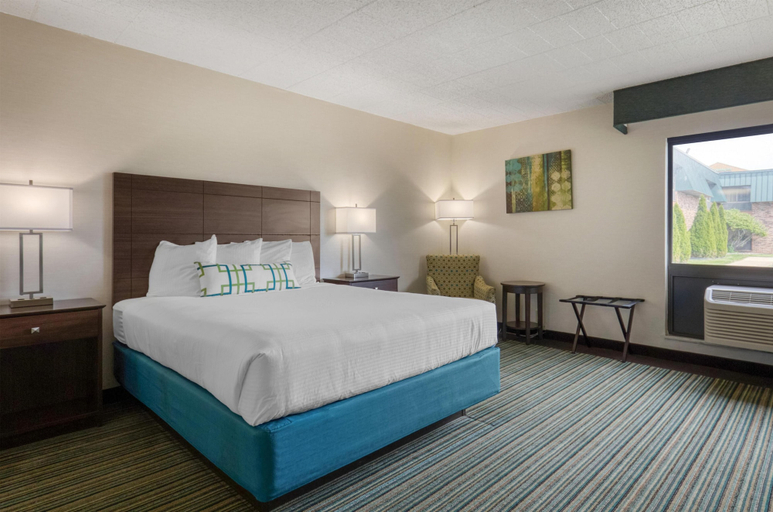 Bedroom 1, Best Western Woodhaven Inn, Wayne
