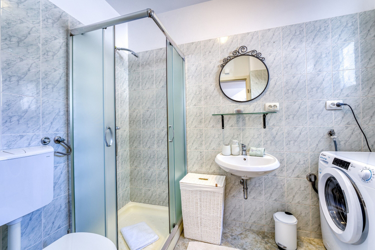 Bathroom 2, Pool House Edita, Vinodolska
