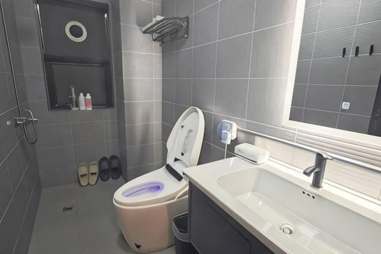 Bathroom 3, West Lafayette seaview Inn, Shenzhen