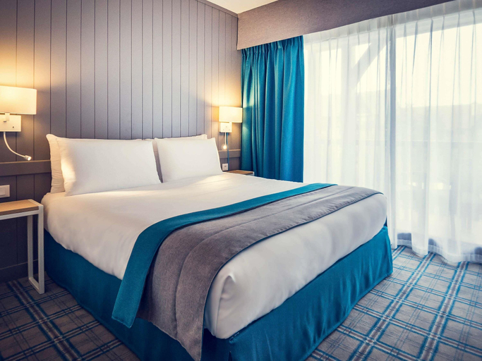 Bedroom 2, Mercure Deauville Centre Hotel, Calvados