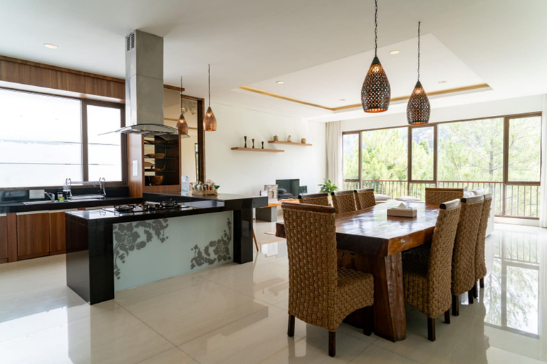 Others 4, Magenta Villa 6 BR With Pool Movieroom Billiard, Bandung