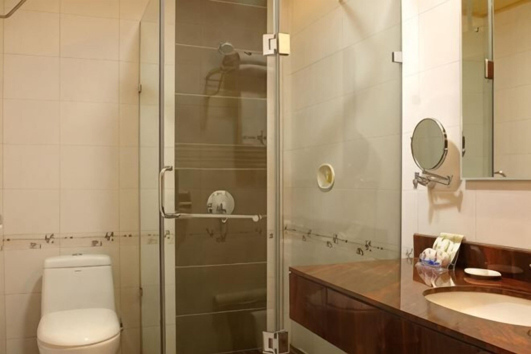 Bathroom 3, Zhong Hua Hotel, Guangzhou