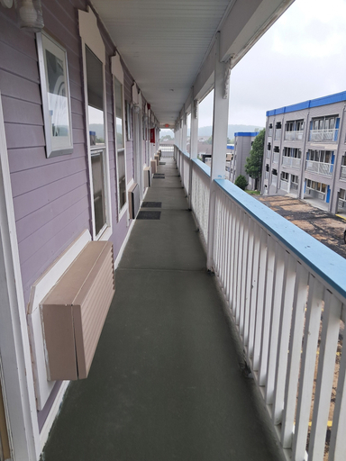 Others 4, Xpress Inn & Suites, Taney