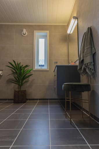 Bathroom 5, Aa-Gard, Lavangen