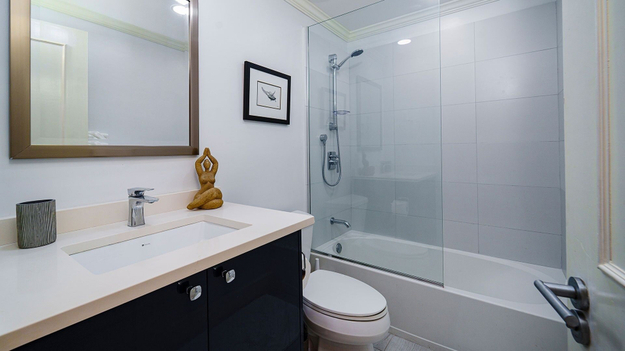 Bathroom 4, Sapphire Beach 213 3 Bedroom Apts