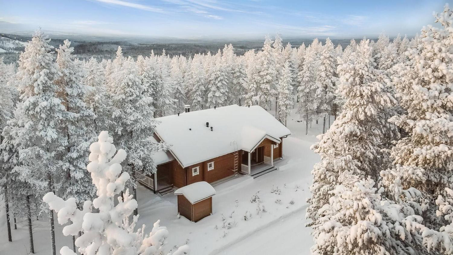 5, Charming Lapland Villa with Mountain Views, Private Sauna and Outdoor hottub, Lapland