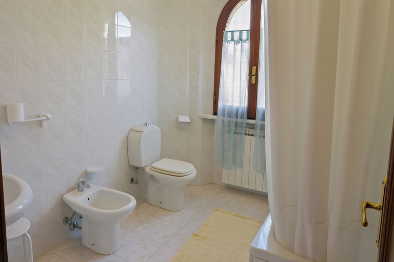 Bathroom, Casa Tirrena 600m from sea, Massa Carrara