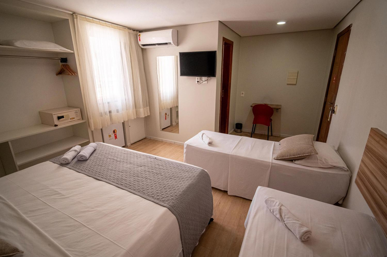 Bedroom 1, Hotel Tres Caravelas, Fortaleza