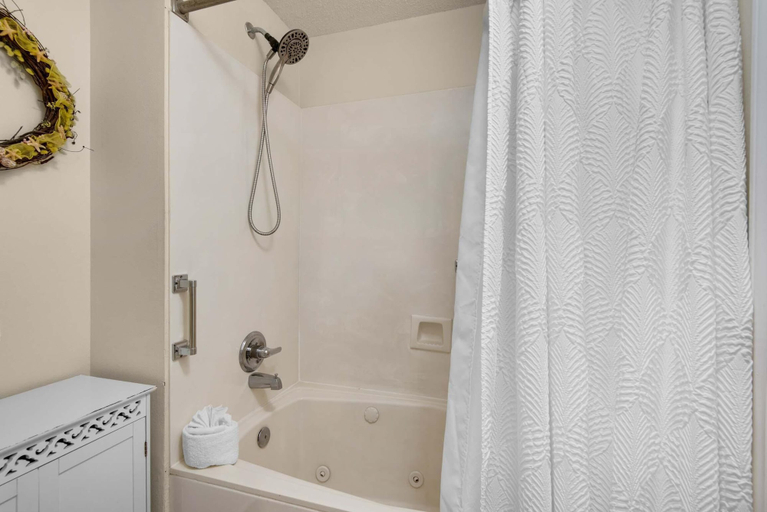 Bathroom 4, Inn At Summerwind 304 - Hooked on the Beach, Escambia