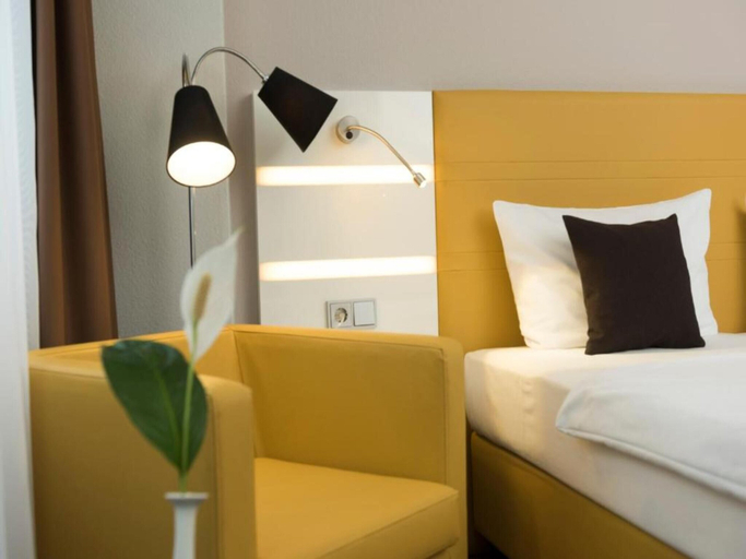 Bedroom 3, Braunschweig Seminarius Hotel by Belvilla, Braunschweig