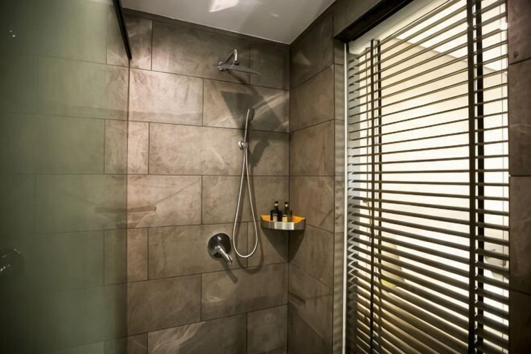 Bathroom, Fushangshangwubingguan, Huangshi